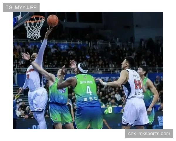 北京队主场大胜广东终结其八连胜 曾凡博复出砍下18分