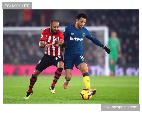 斯特鲁伊克175次解围利兹联防线支柱 高空球控制能力强