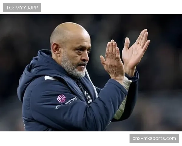 卡里克激活定位球威胁，曼联依靠角球任意球打破密集防守